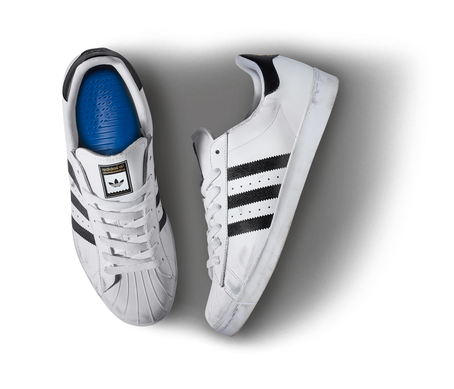 D68718 adidas 2025