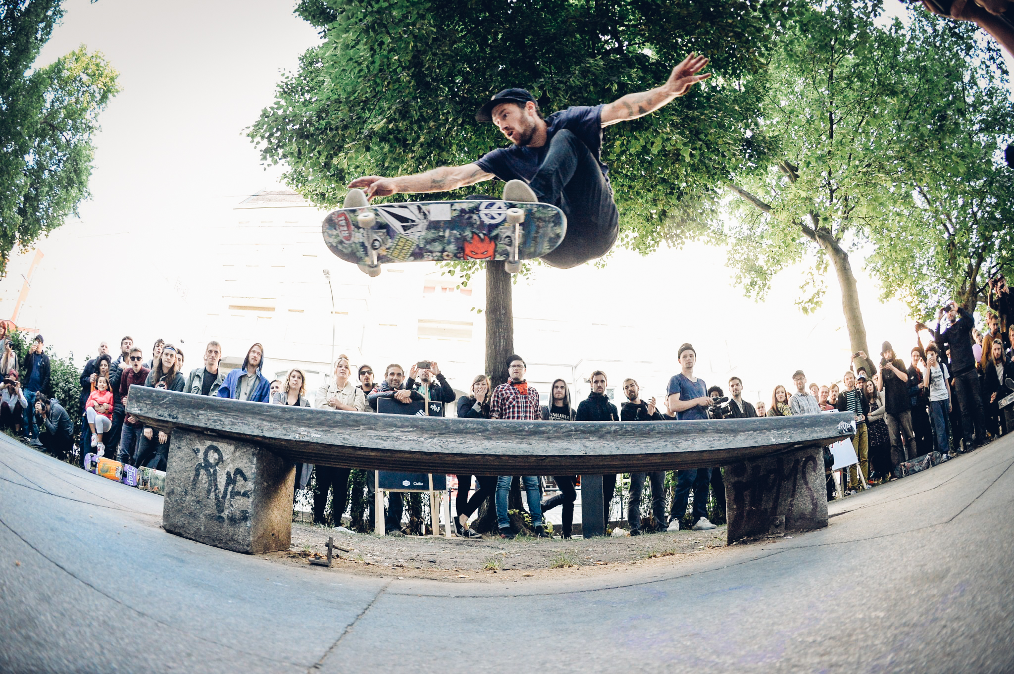 Розовый go skateboarding week. День скейтбординга. Международный день скейтбординга. День скейтборда. Го скейтбординг Дэй.